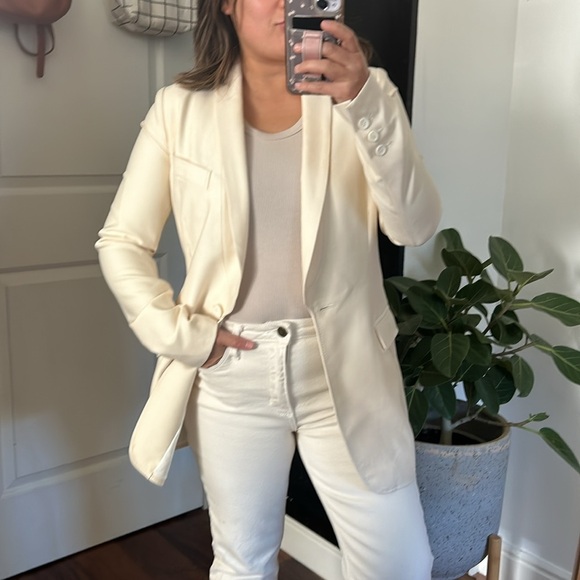 Smythe Cream Wool Shawl Collar Blazer. Size 4